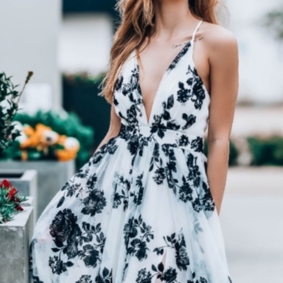 🖤🖤 Tulle Velvet Maxi - Picture 4 of 6